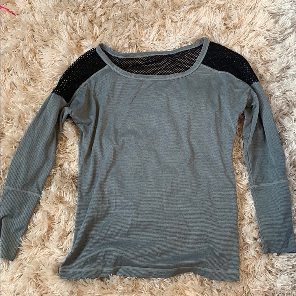Super cute athletic long sleeve